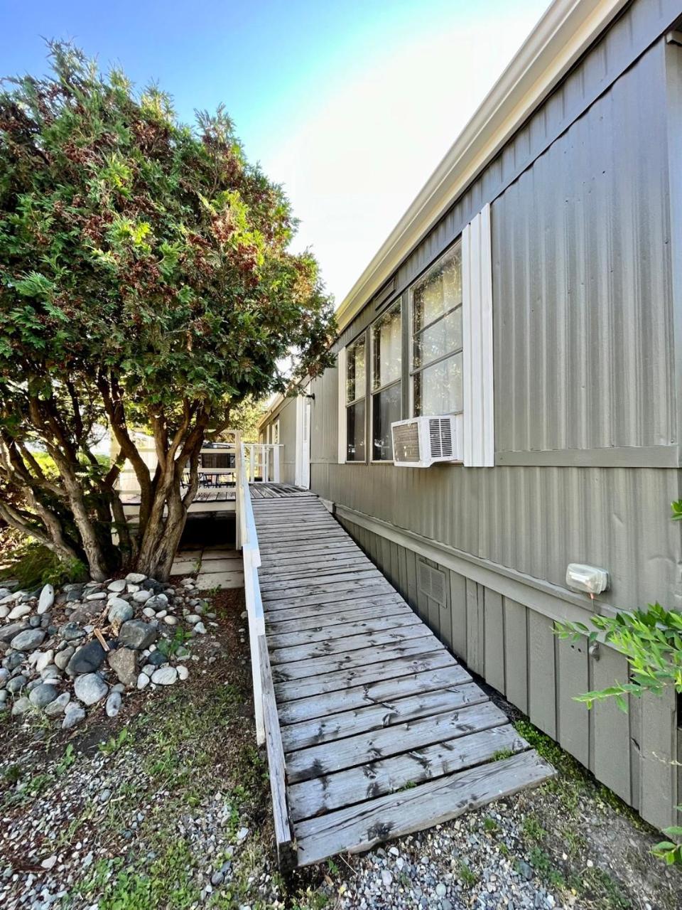 Roberts Roost Resort Quesnel Exterior foto